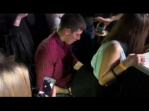 ❤️ Իսկական սեքս ռուսական գիշերային ակումբում. 18-ամյա ռուս աղջիկն անուսի և հեշտոցի մեջ ծծվել է գիշերային ակումբում ❤❌ Որակյալ պոռնո մեզ մոտ ☑